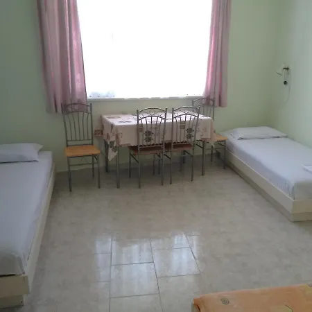 Guest house Popovi *